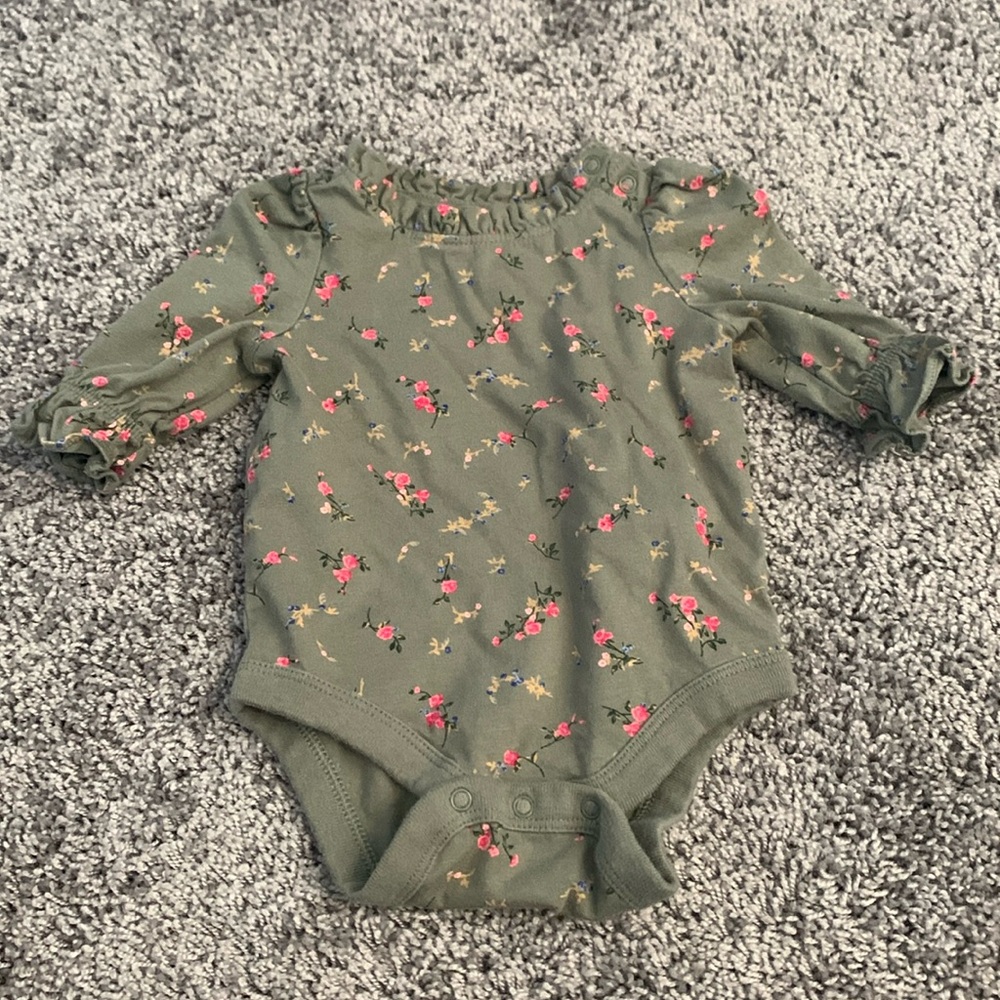Gap Baby Girl Green Floral Bodysuit 0-3 month EUC